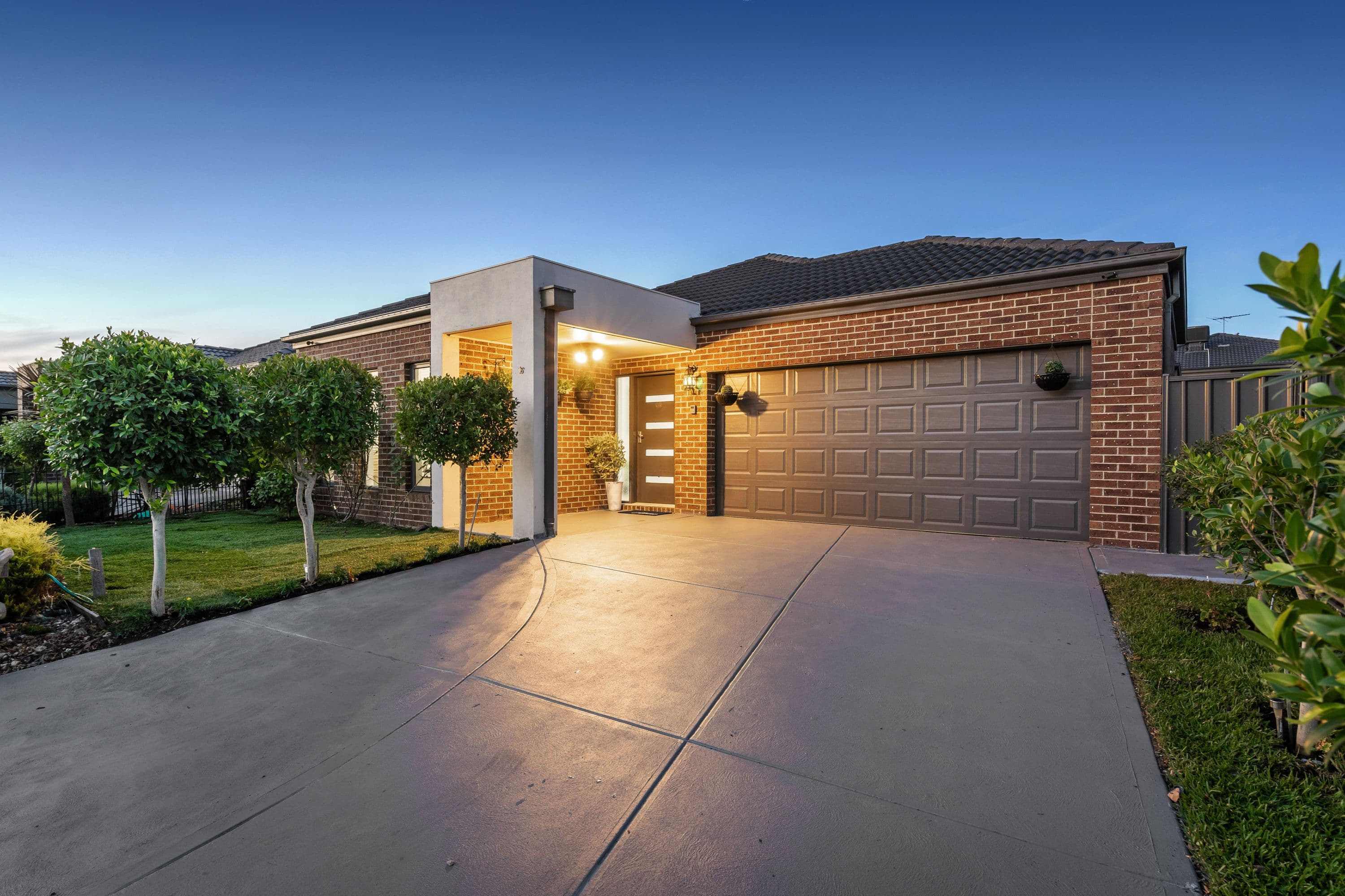 16 Kinglake Crescent, Craigieburn VIC 3064, Craigieburn - Thumbnail 2