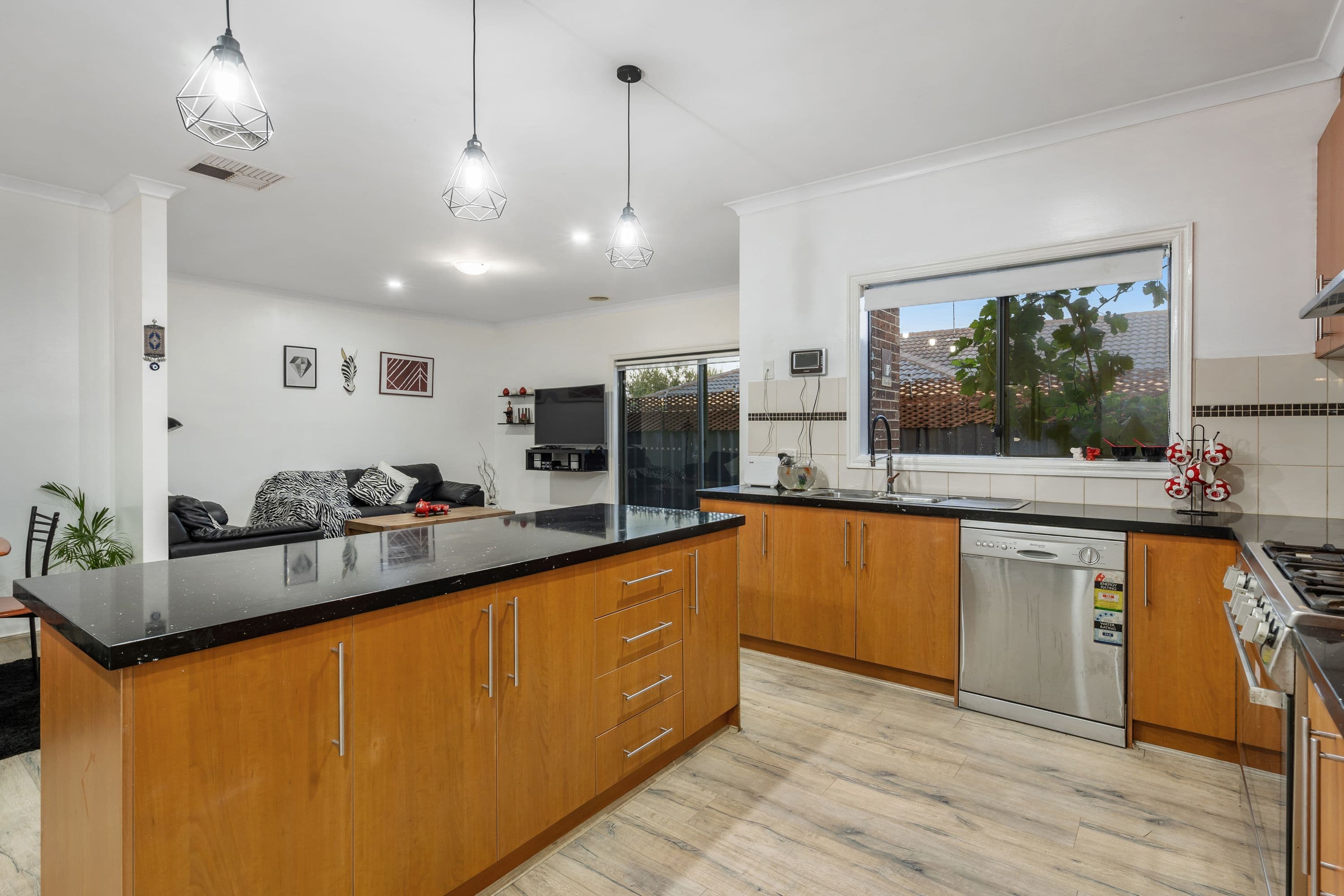 16 Kinglake Crescent, Craigieburn VIC 3064, Craigieburn - Thumbnail 5