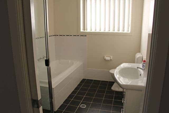10 Decora Street, MOUNT ANNAN NSW 2567, Mount Annan - Thumbnail 6