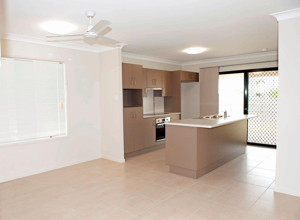27 Heather Avenue, RASMUSSEN QLD 4815, Rasmussen - Thumbnail 7