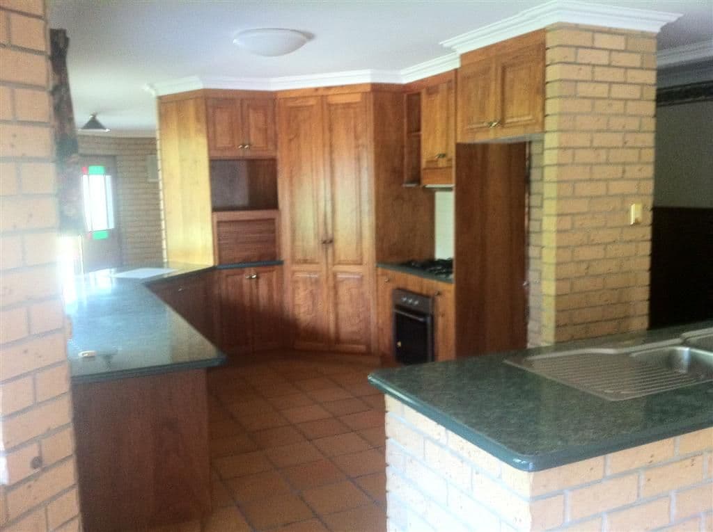 8 Collare Court, URANGAN QLD 4655, Urangan - Thumbnail 5