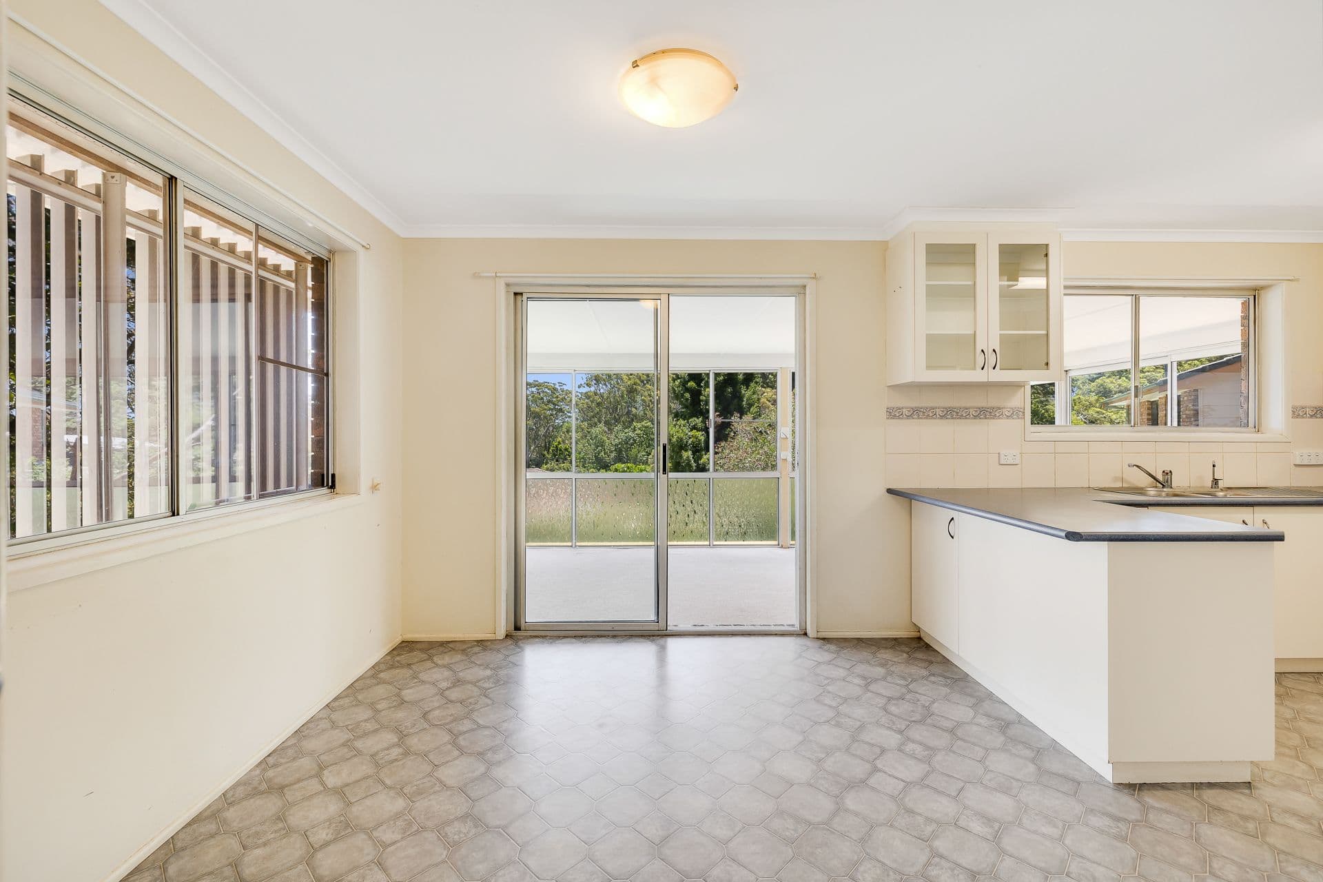 23 Rifle Range Road, Mount Lofty QLD 4350, Mount Lofty - Thumbnail 8