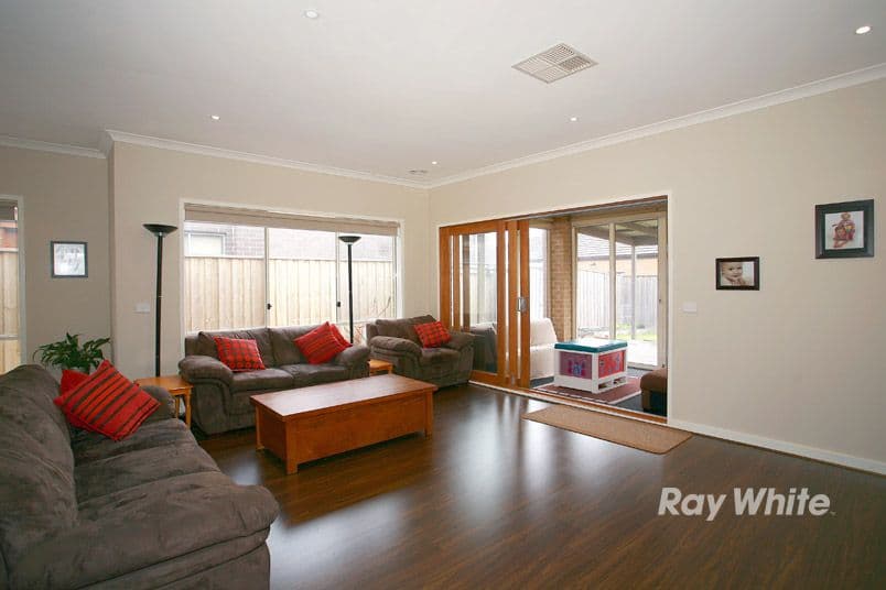 2 She Oak Place, CRANBOURNE VIC 3977, Cranbourne North - Thumbnail 6
