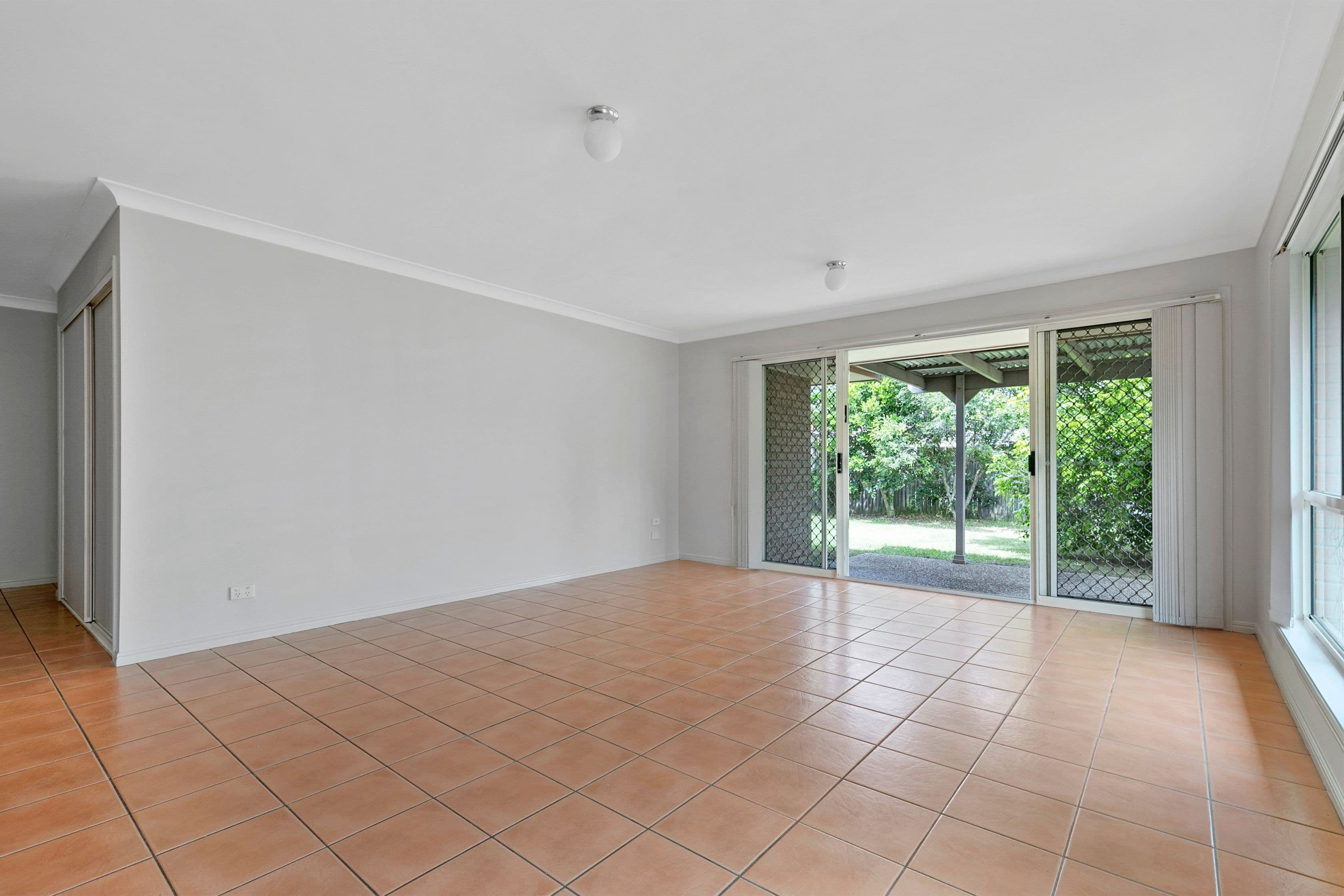 37 Pinewood Street, Wynnum West QLD 4178, Wynnum West - Thumbnail 5