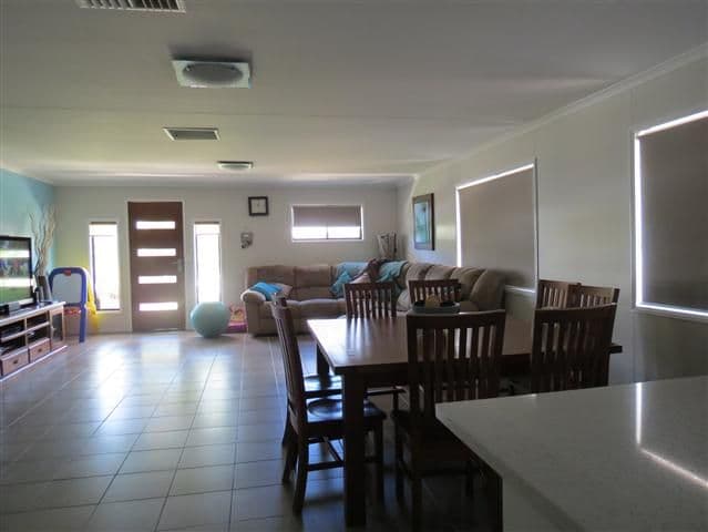16 Powell Street, ROMA QLD 4455, Roma - Thumbnail 3