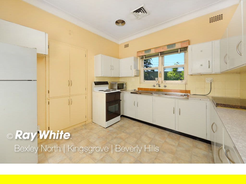 17 Turon Avenue, Kingsgrove - Thumbnail 4