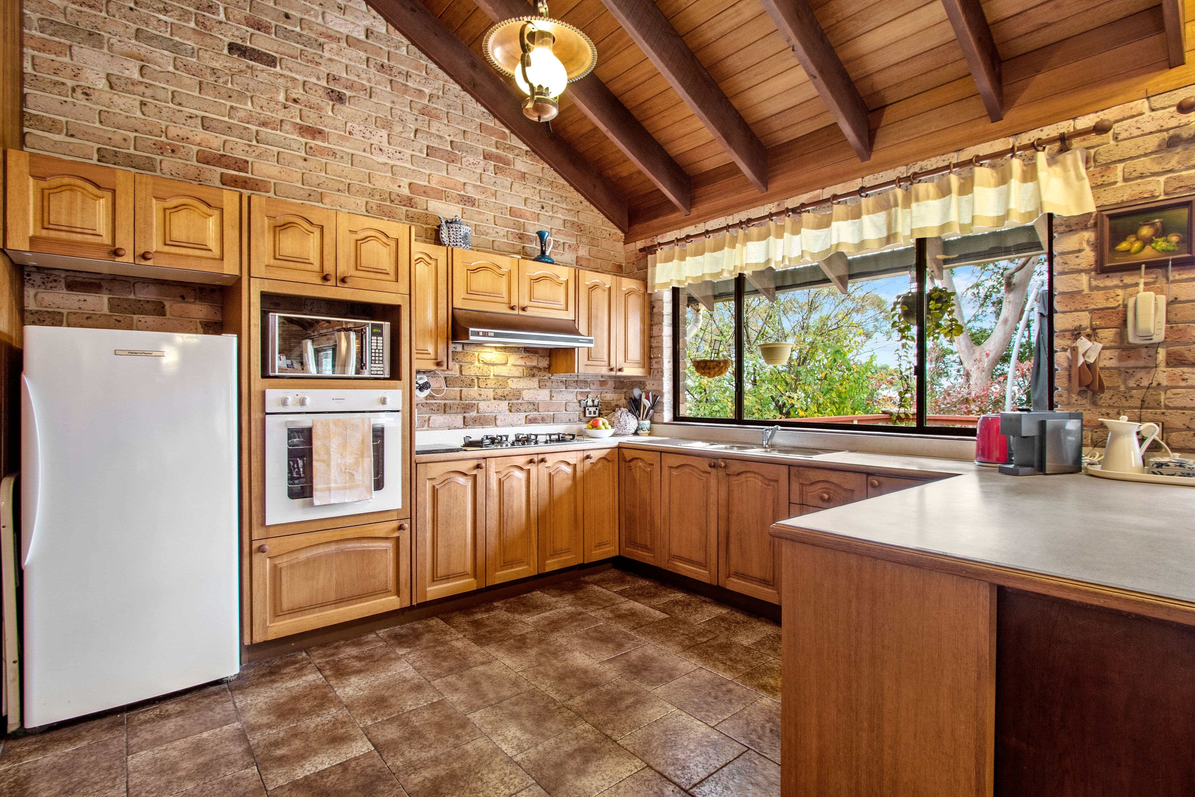 373 Lieutenant Bowen Drive, Bowen Mountain - Thumbnail 4