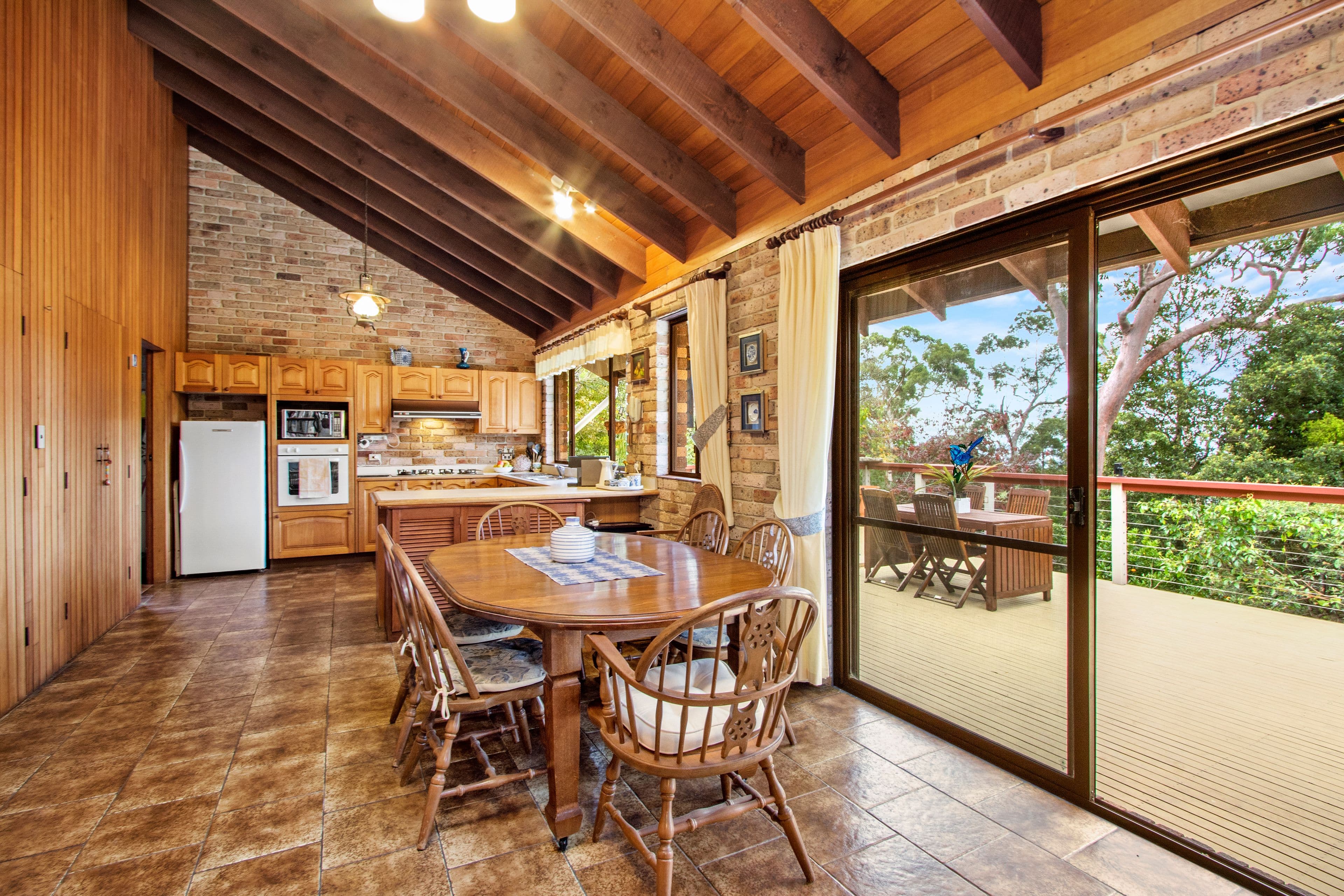 373 Lieutenant Bowen Drive, Bowen Mountain - Thumbnail 5