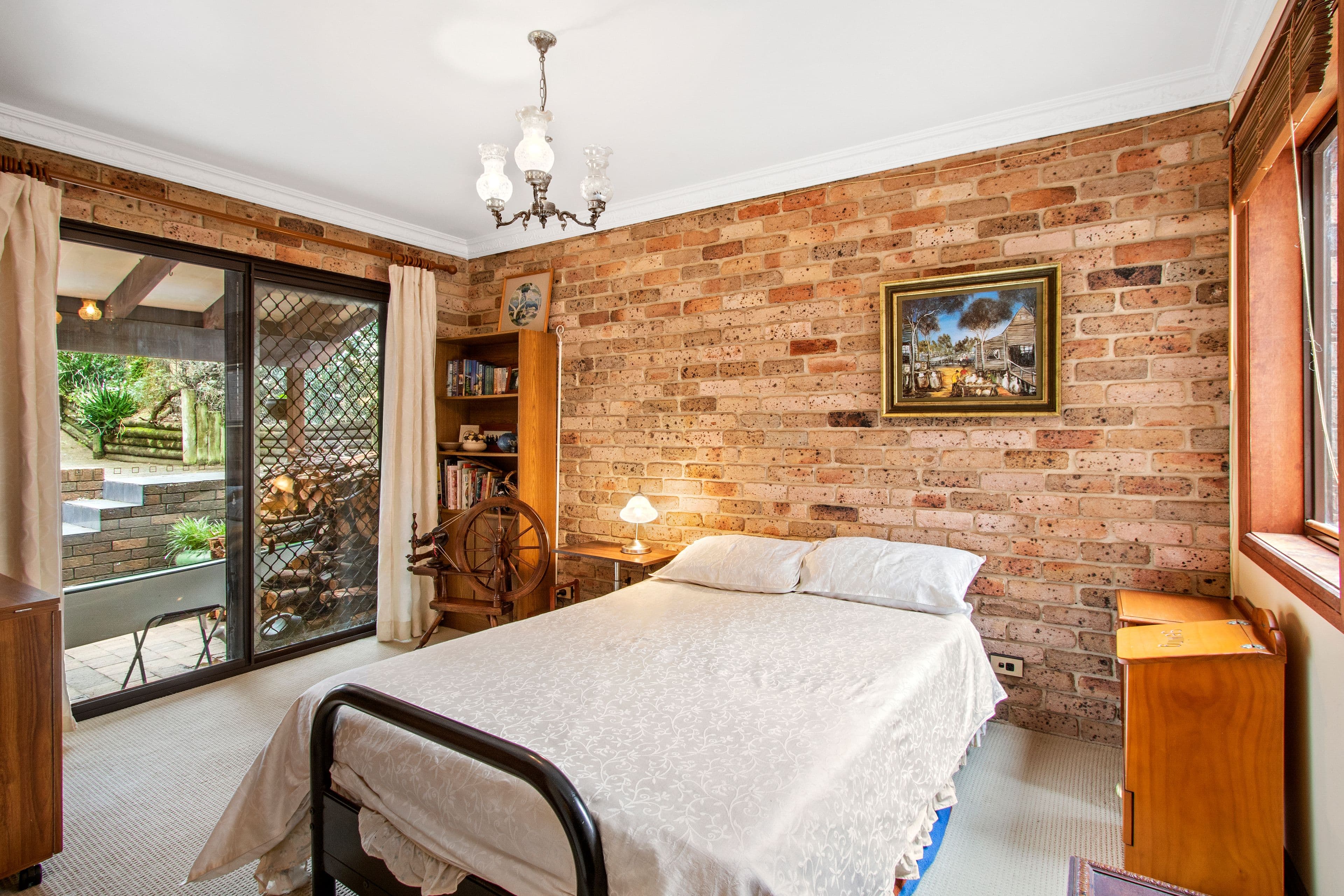 373 Lieutenant Bowen Drive, Bowen Mountain - Thumbnail 8