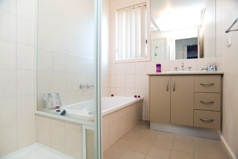 9 Alain Avenue, SOUTH MORANG VIC 3752, South Morang - Thumbnail 5