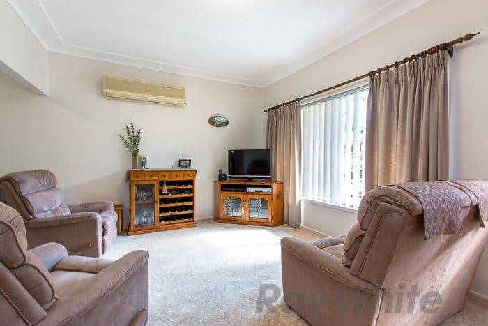 32 Golding Avenue, Belmont North NSW 2280, Belmont North - Thumbnail 2