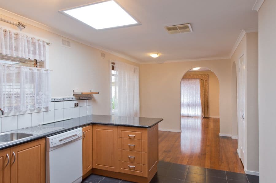 11 Bittern Street, MELTON VIC 3337, Melton - Thumbnail 3