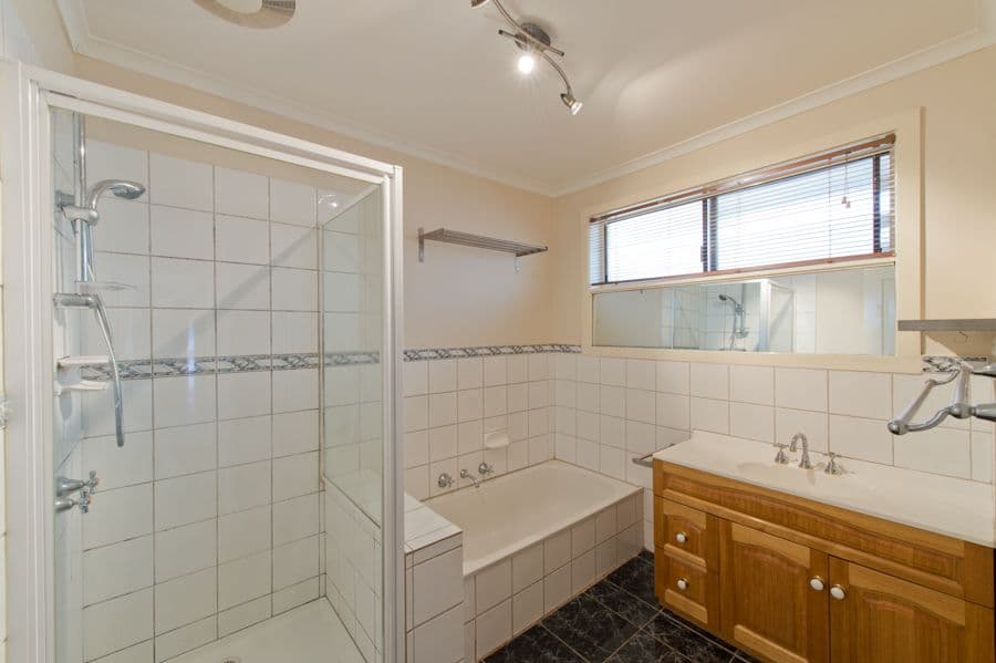 11 Bittern Street, MELTON VIC 3337, Melton - Thumbnail 8
