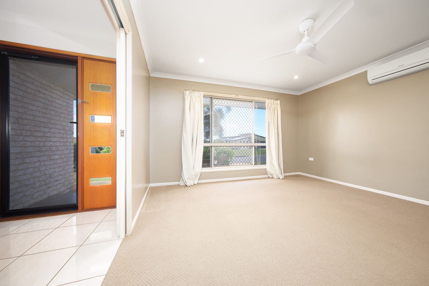 33 Dune Circle, Lammermoor QLD 4703, Lammermoor - Thumbnail 2