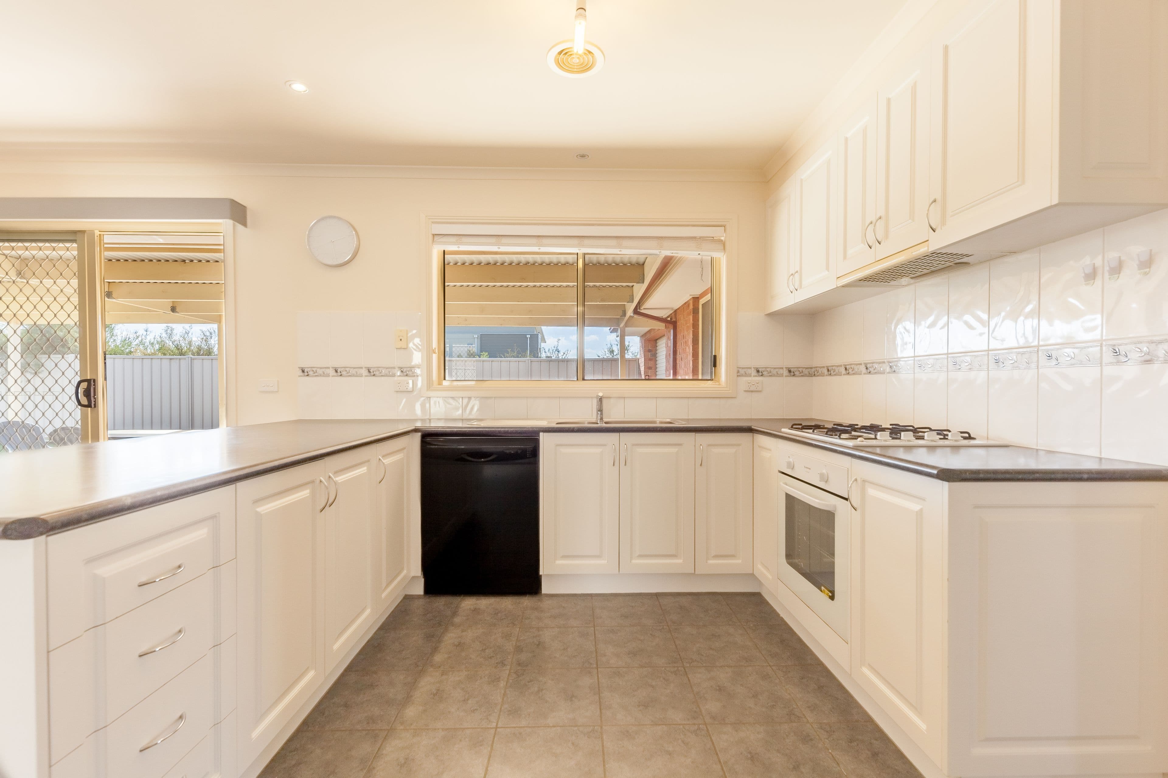 3 Harley Court, Yarrawonga VIC 3730, Yarrawonga - Thumbnail 2