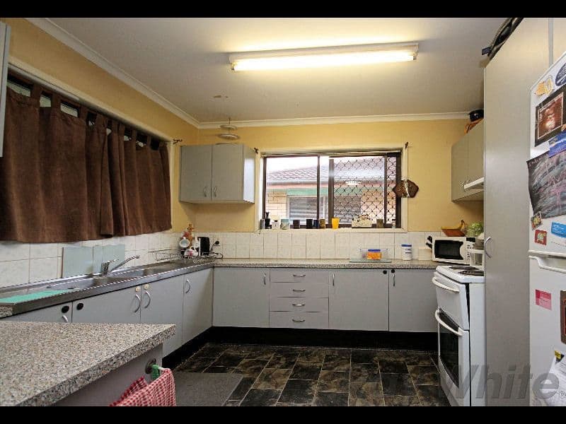 25 Stafford Street, BOOVAL QLD 4304, Booval - Thumbnail 4