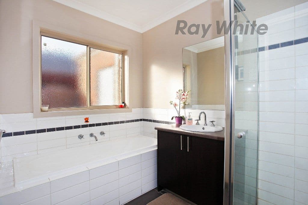 16 Bliss Street, Point Cook VIC 3030, Point Cook - Thumbnail 4