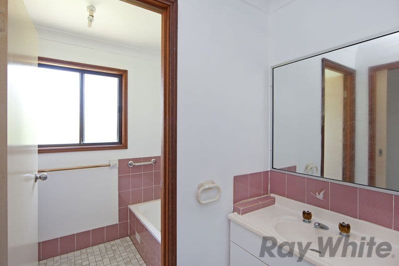 51 Pinehurst Way, BLUE HAVEN NSW 2262, Blue Haven - Thumbnail 4