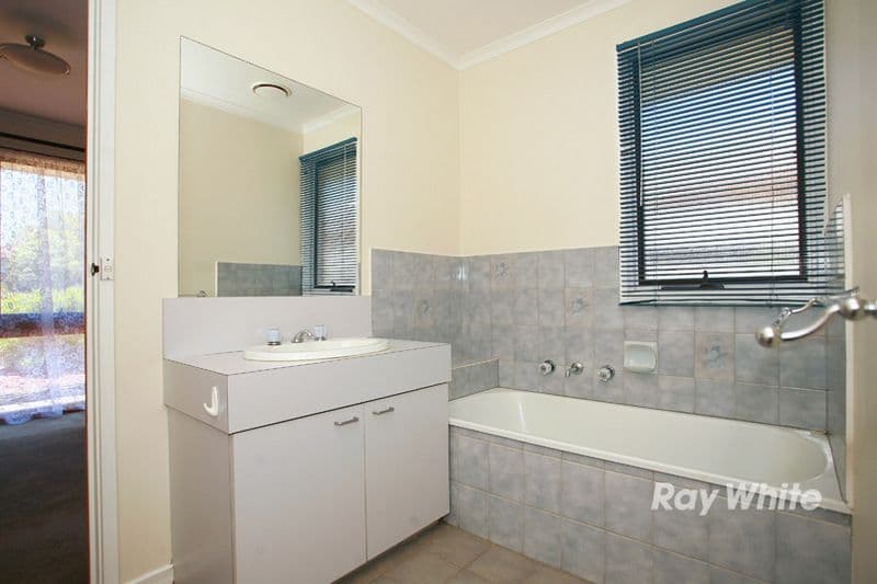 3 Walnut Court, CRANBOURNE NORTH VIC 3977, Cranbourne North - Thumbnail 7