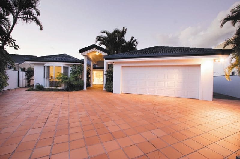 29 Mackay Close, BUNDALL QLD 4217, Bundall - Thumbnail 2