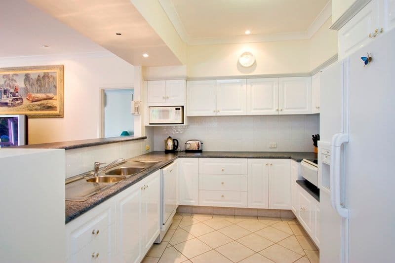 29 Mackay Close, BUNDALL QLD 4217, Bundall - Thumbnail 5
