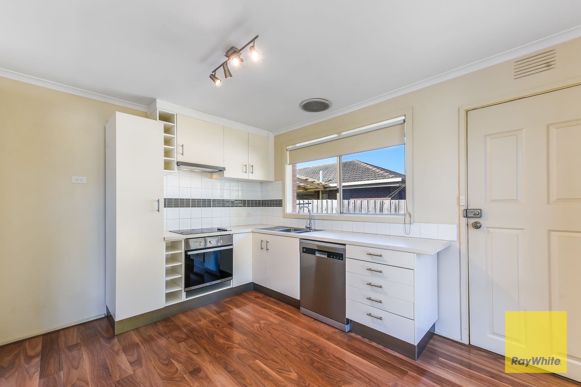 6 Rhoden Court, Dandenong North VIC 3175, Dandenong North - Thumbnail 4