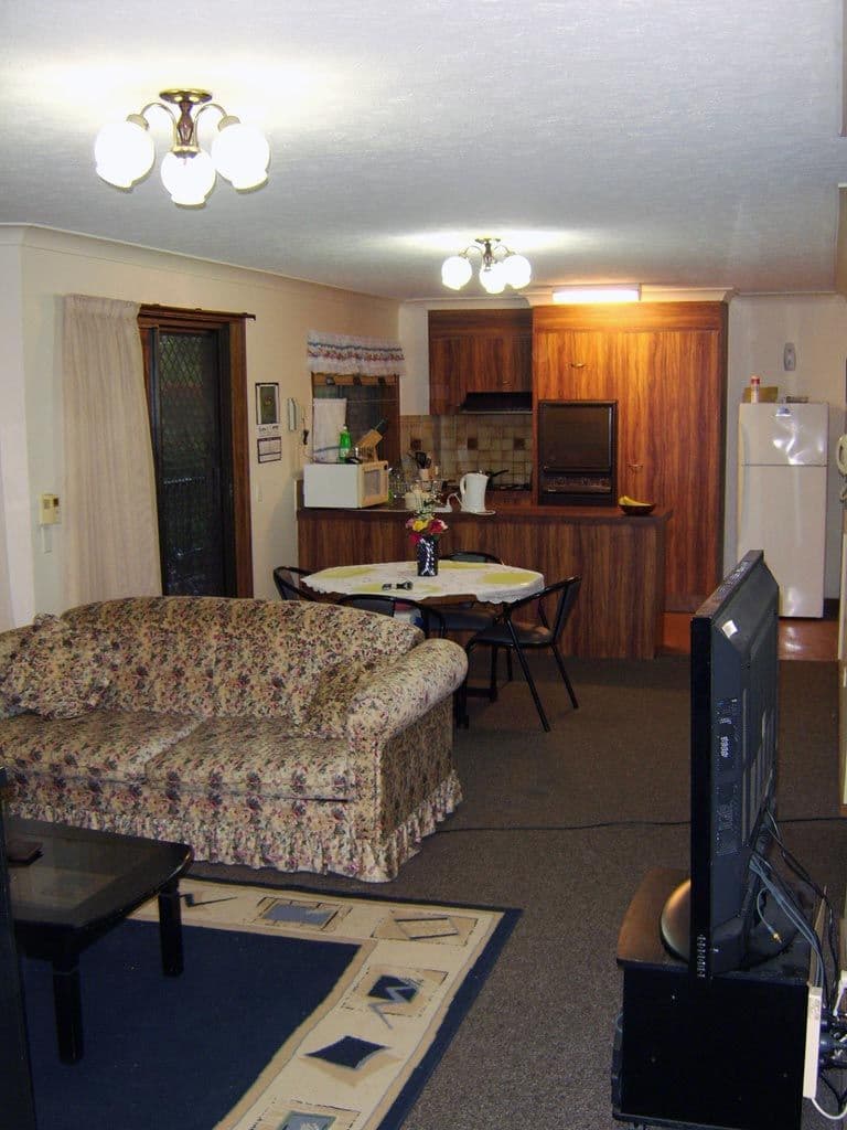 60 Bauer Street, SOUTHPORT QLD 4215, Southport - Thumbnail 2