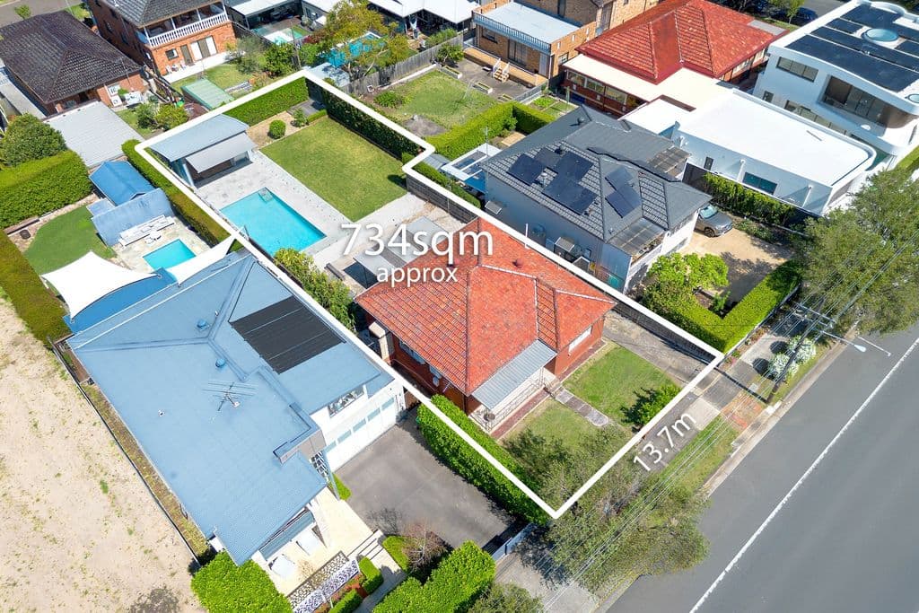 28 Barnstaple Road, Rodd Point - Image 1