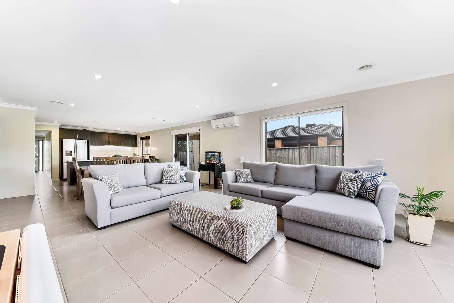 3 Bremer Street, Clyde North VIC 3978, Clyde North - Thumbnail 2