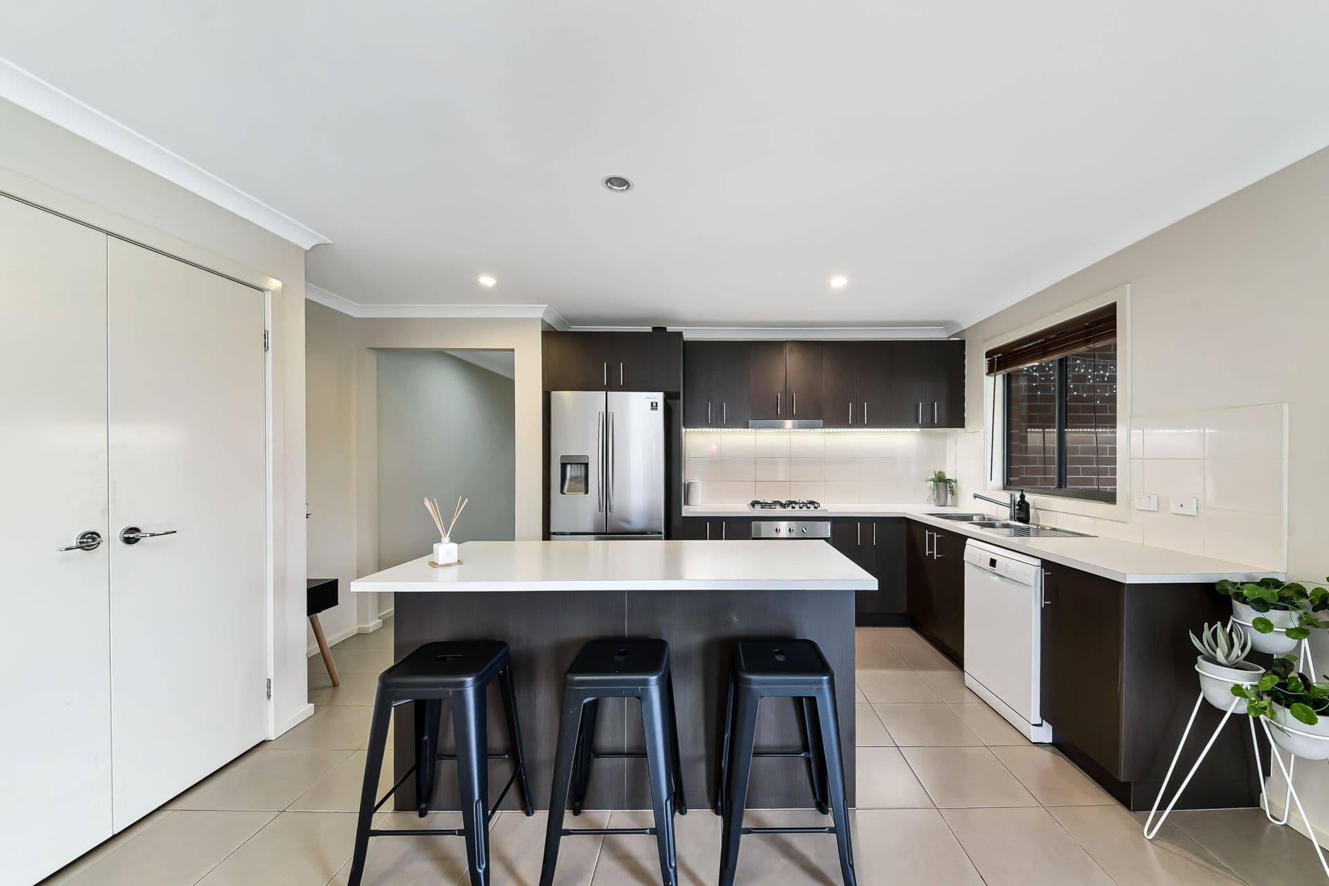 3 Bremer Street, Clyde North VIC 3978, Clyde North - Thumbnail 3