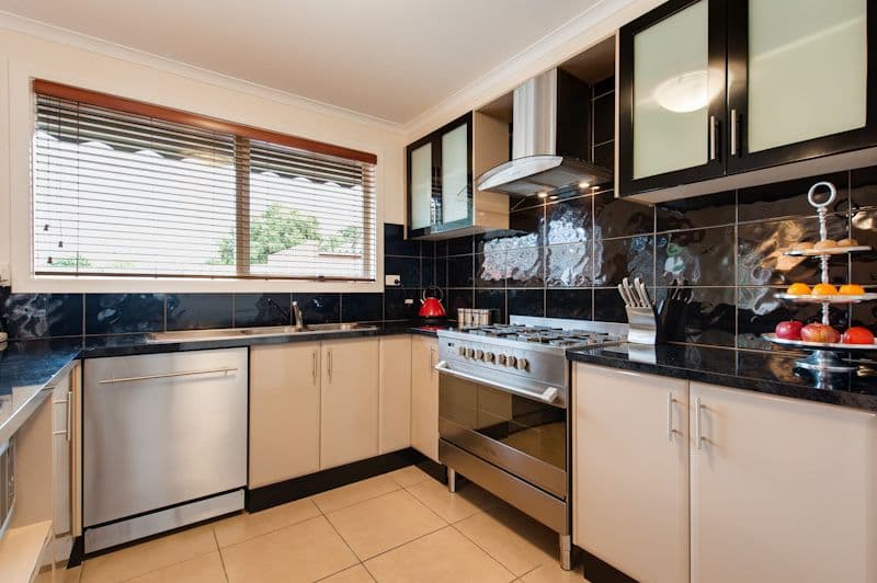 7 Wetherby Road, DONCASTER VIC 3108, Doncaster - Thumbnail 4