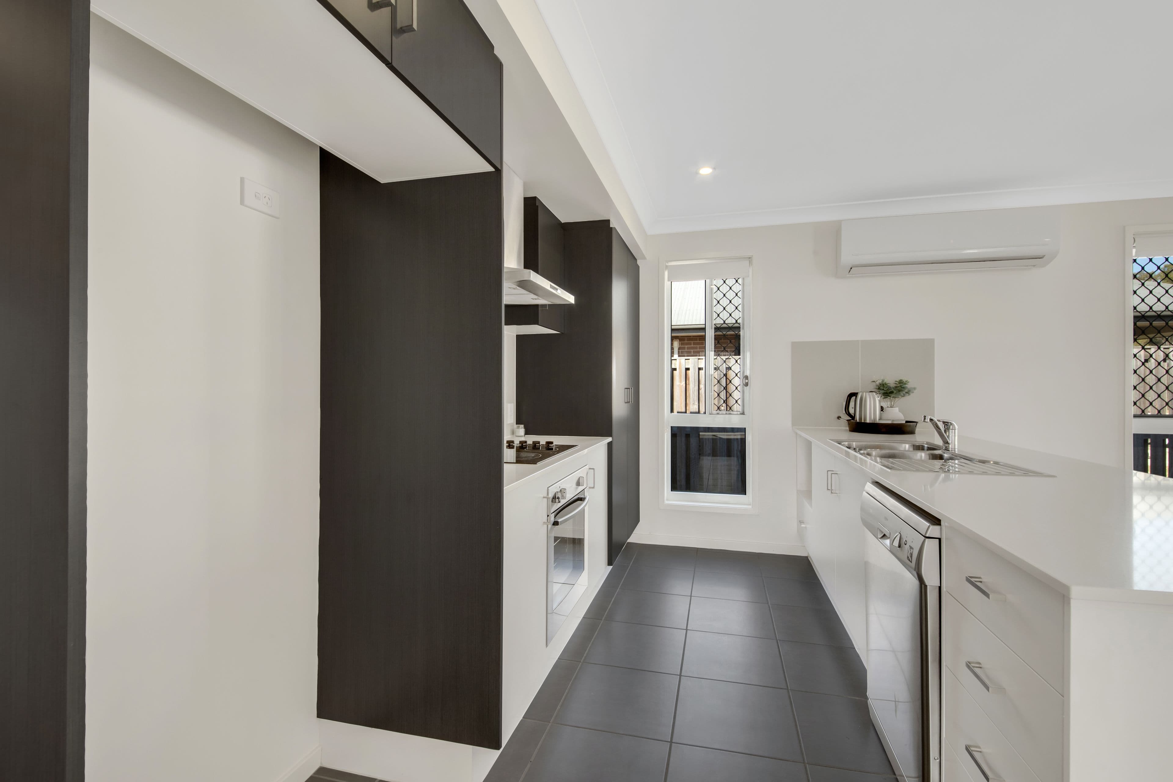 24 Jardine Crescent, Boyne Island QLD 4680, Boyne Island - Thumbnail 6