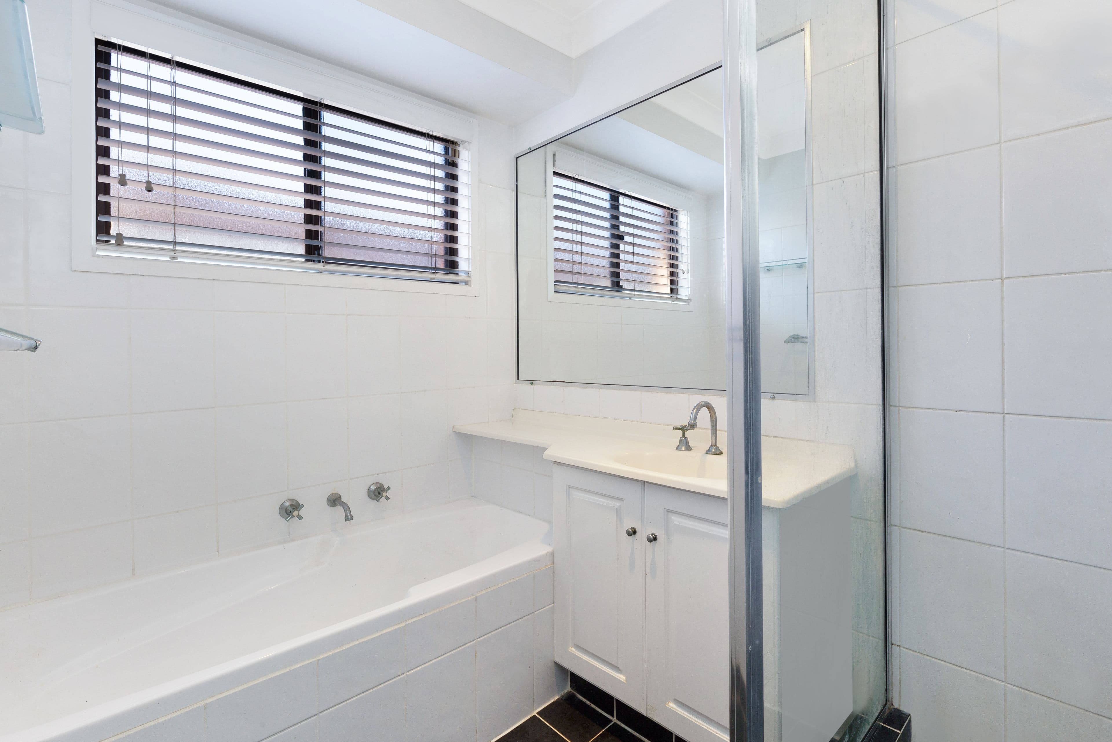 15 Aminta Crescent, Hassall Grove - Thumbnail 6