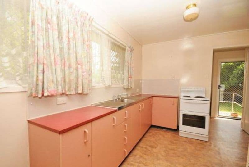 15 Rayleigh Street, DECEPTION BAY QLD 4508, Deception Bay - Thumbnail 2
