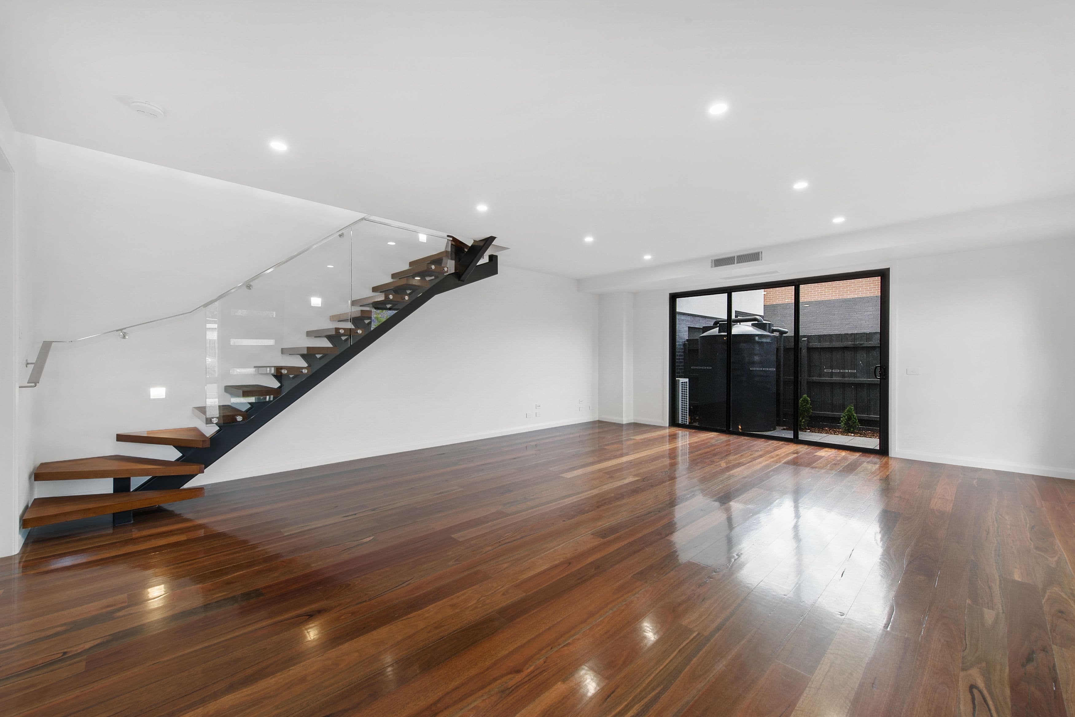 33 Lawson Street, Essendon VIC 3040, Essendon - Thumbnail 4