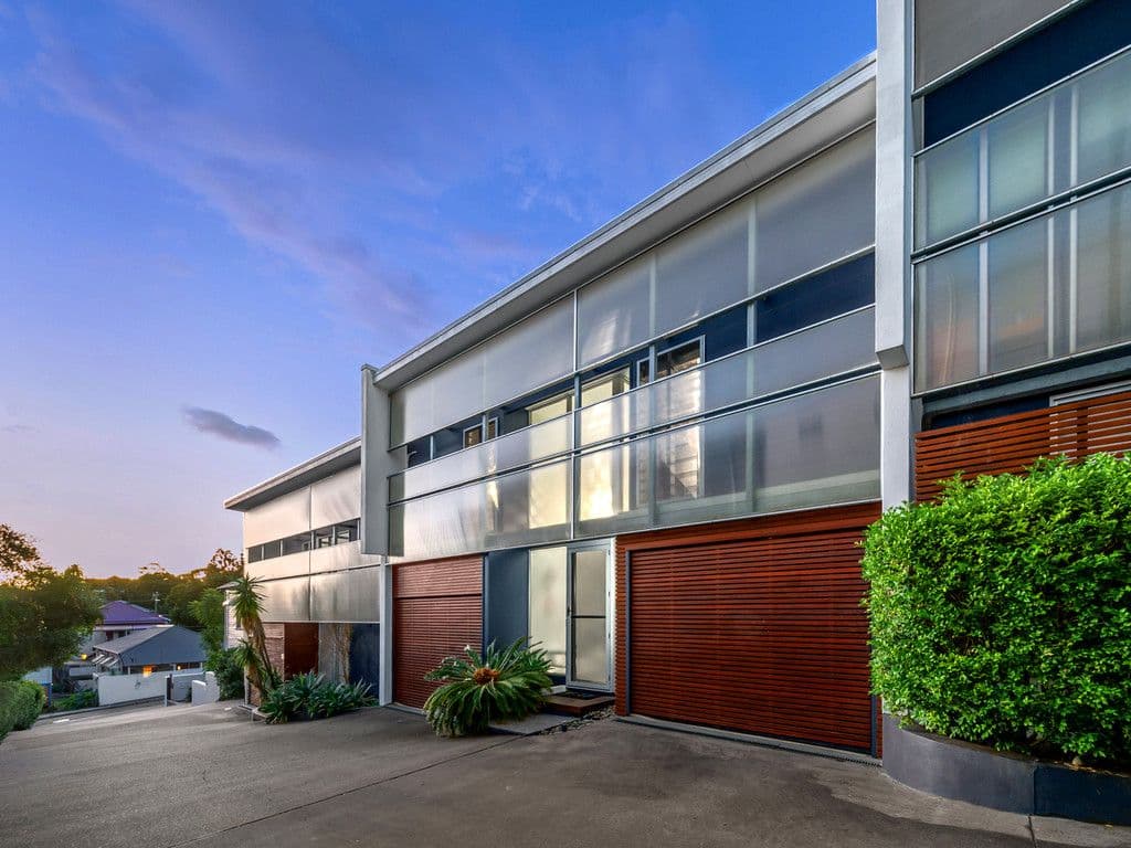 32 Middle Street, Highgate Hill QLD 4101, Highgate Hill - Thumbnail 2