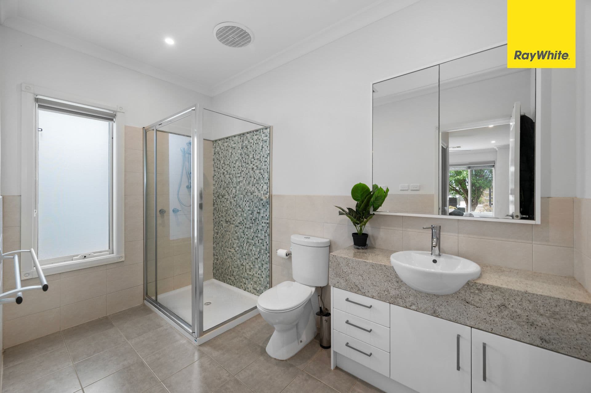 48 Stockwell Street, Melton South VIC 3338, Melton South - Thumbnail 3