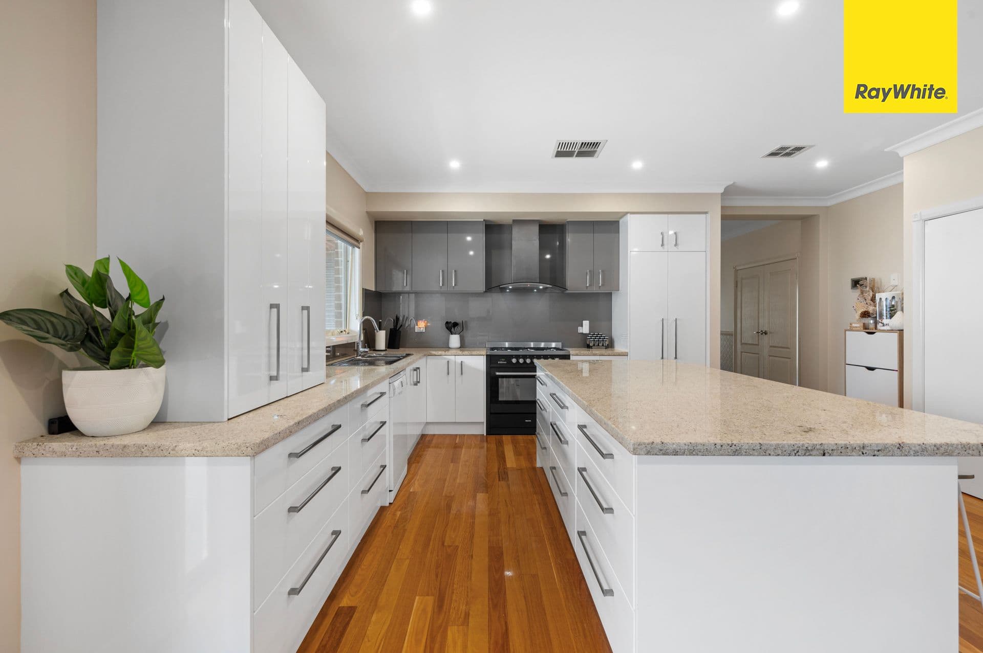 48 Stockwell Street, Melton South VIC 3338, Melton South - Thumbnail 5