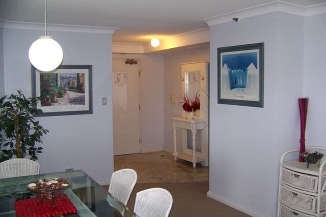 15 Victoria Avenue, BROADBEACH QLD 4218, Broadbeach - Thumbnail 3