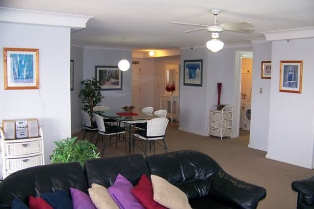 15 Victoria Avenue, BROADBEACH QLD 4218, Broadbeach - Thumbnail 4