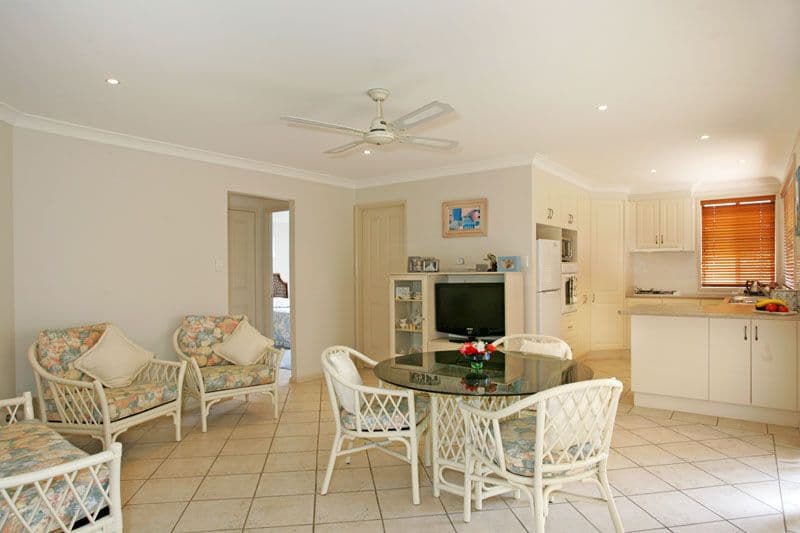 94 Mackerras Street, Redlynch, QLD, 4870, Redlynch - Thumbnail 4