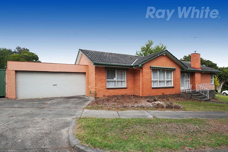 6 THURLEIGH Avenue, Croydon South VIC 3136, Croydon South - Thumbnail 2
