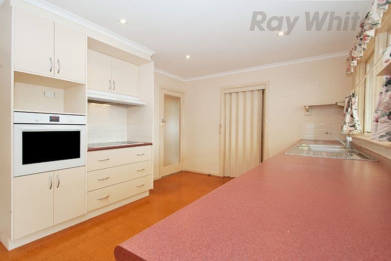 6 THURLEIGH Avenue, Croydon South VIC 3136, Croydon South - Thumbnail 6