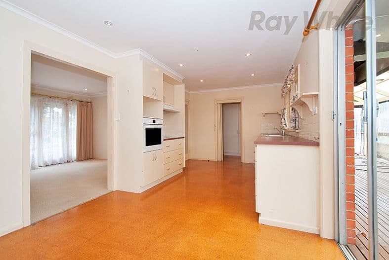 6 THURLEIGH Avenue, Croydon South VIC 3136, Croydon South - Thumbnail 7