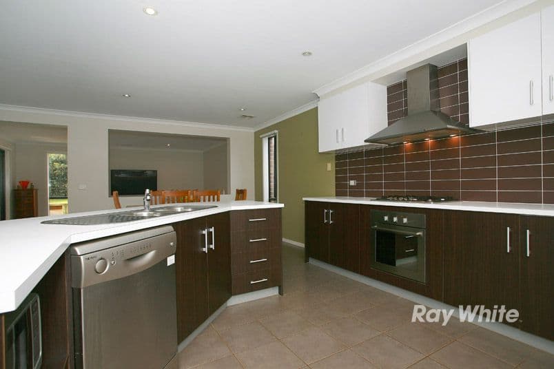 17 Weathertop Way, CRANBOURNE EAST VIC 3977, Cranbourne East - Thumbnail 7