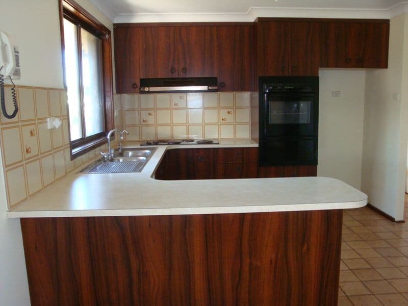 11  Marina Close, BOSSLEY PARK NSW 2176, Bossley Park - Thumbnail 4