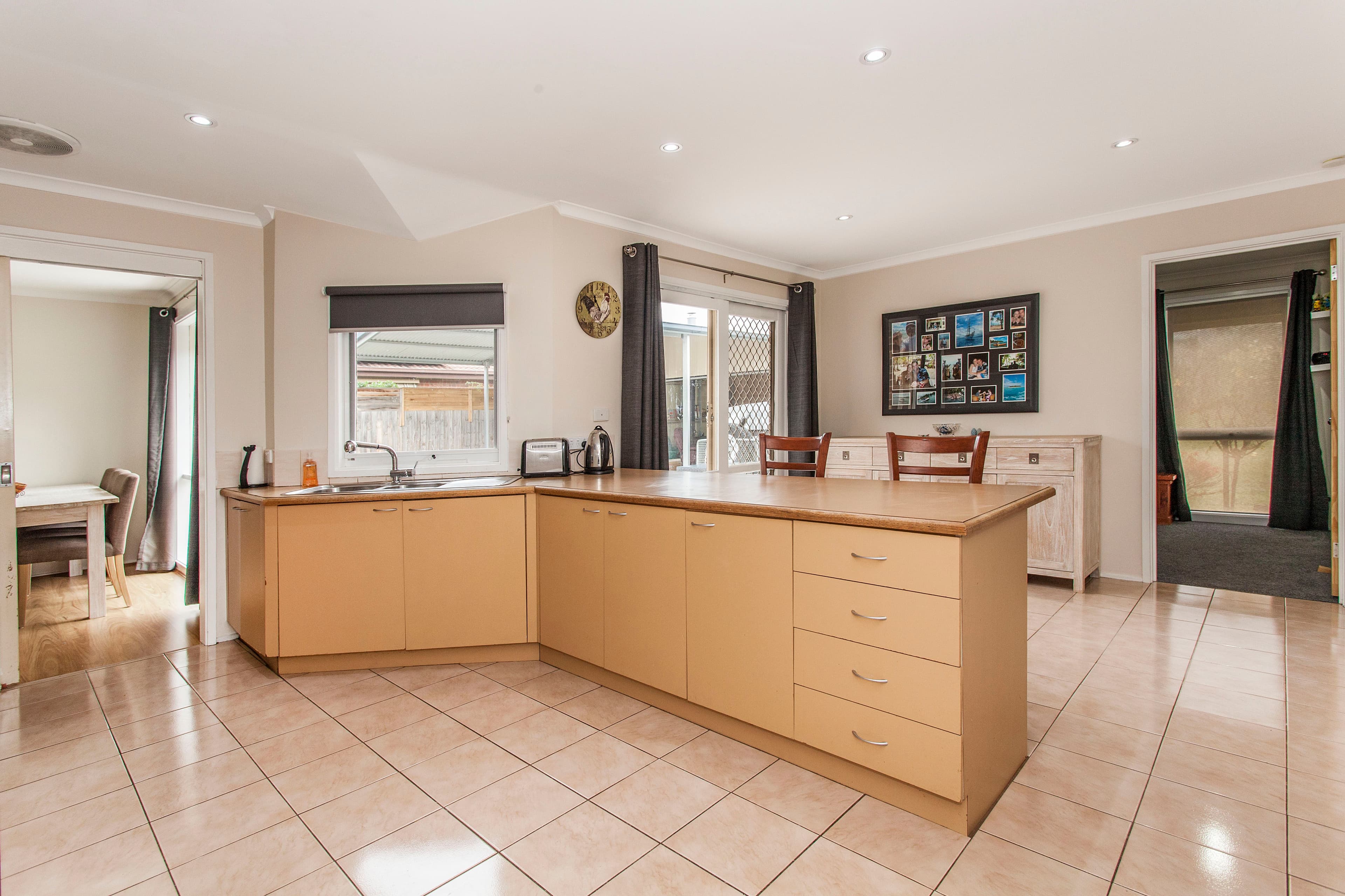 4 Miriam Drive, Yarra Glen VIC 3775, Yarra Glen - Thumbnail 2