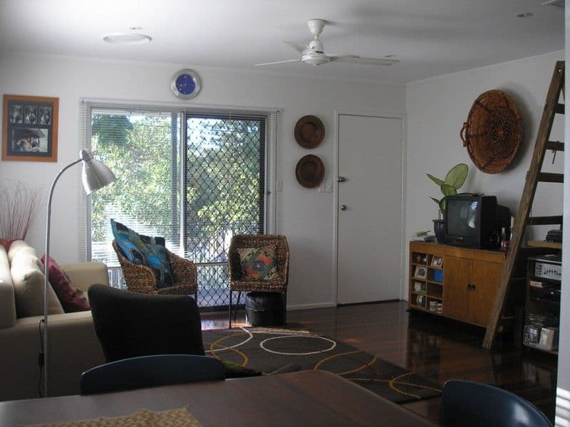 18  Trevelloe Street, ROCHEDALE SOUTH QLD 4123, Rochedale South - Thumbnail 2