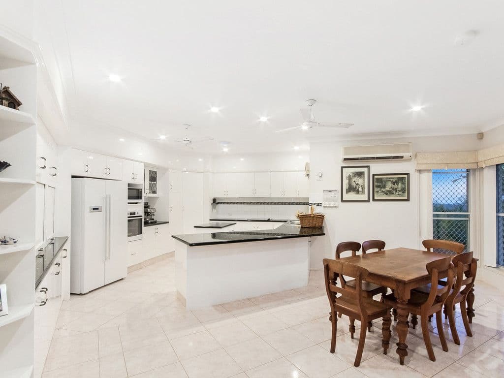9 Galleria Court, Highland Park QLD 4211, Highland Park - Thumbnail 6