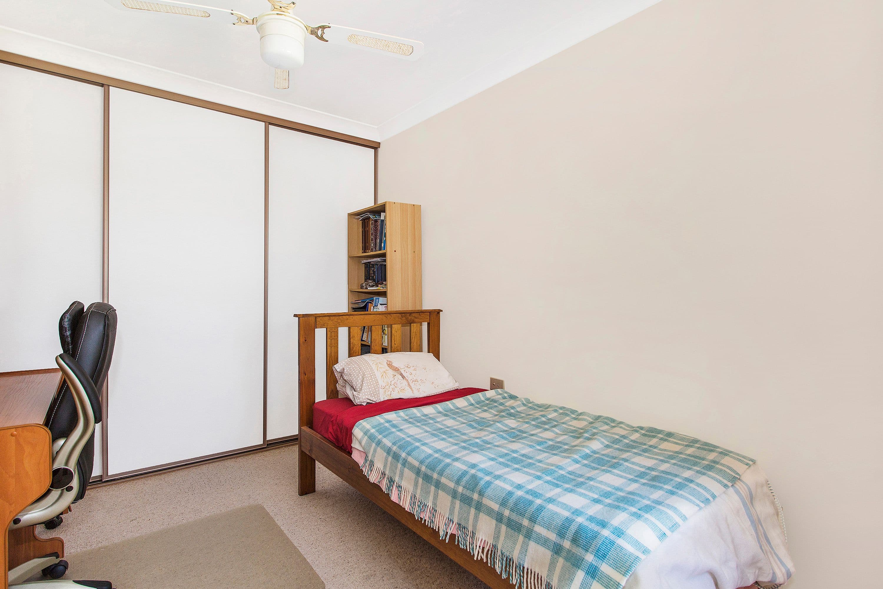 15 Lorraine Avenue, Berkeley Vale - Thumbnail 6